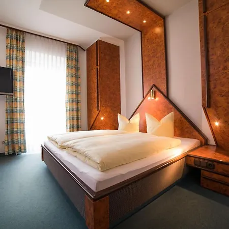 Bruckmayers Gaestehaus 3*